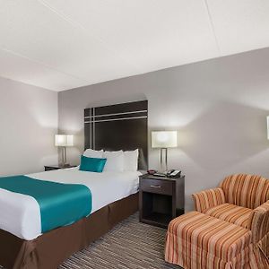 Zimmer mit Queensize-Bett für Gäste mit Behinderungen
